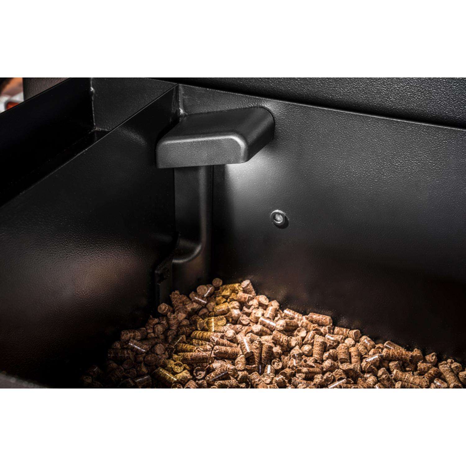 Traeger Ironwood 885 WiFi Wood Pellet Grill Black
