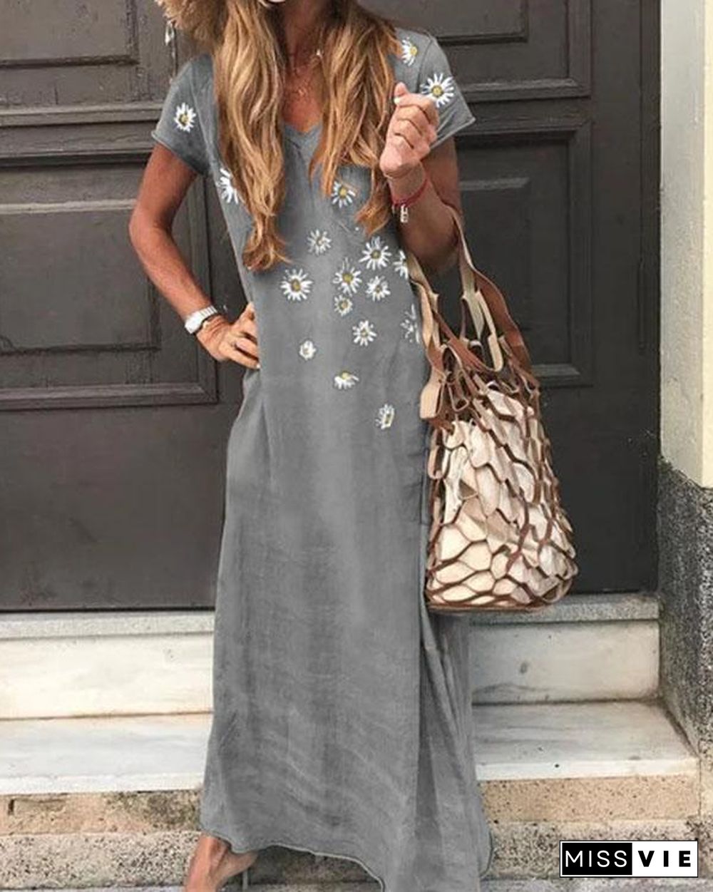 Short Sleeve V Neck Daisy Flower Maxi Dresses