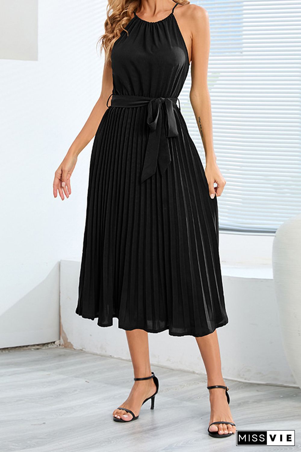 Plain Halter Sleeveless Pleated Midi Dress