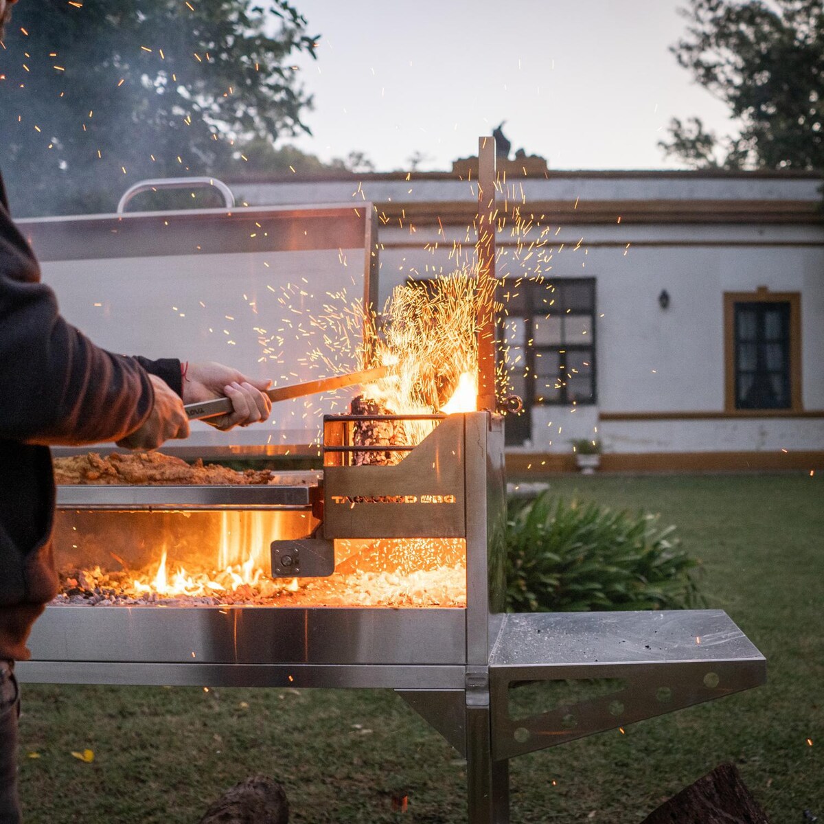 Tagwood BBQ Fully Assembled Argentine Santa Maria Wood Fire and Charcoal Grill with Top Lid