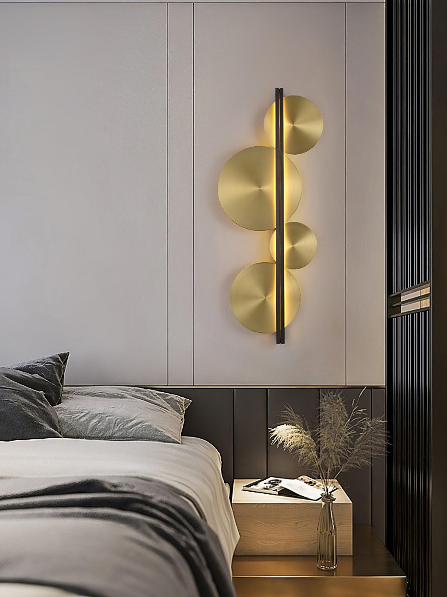 Strate Wall Lamp