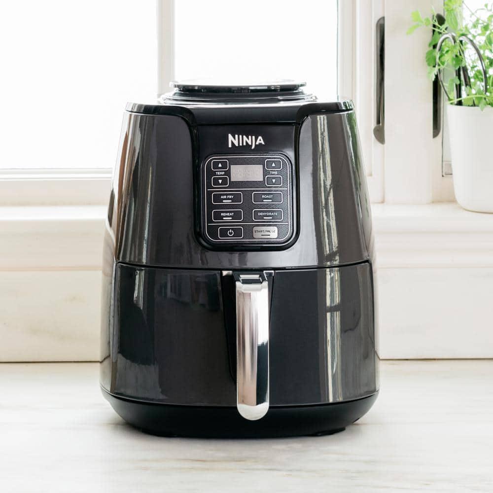 NINJA 4 qt Electric Black Air Fryer with Recipe Book