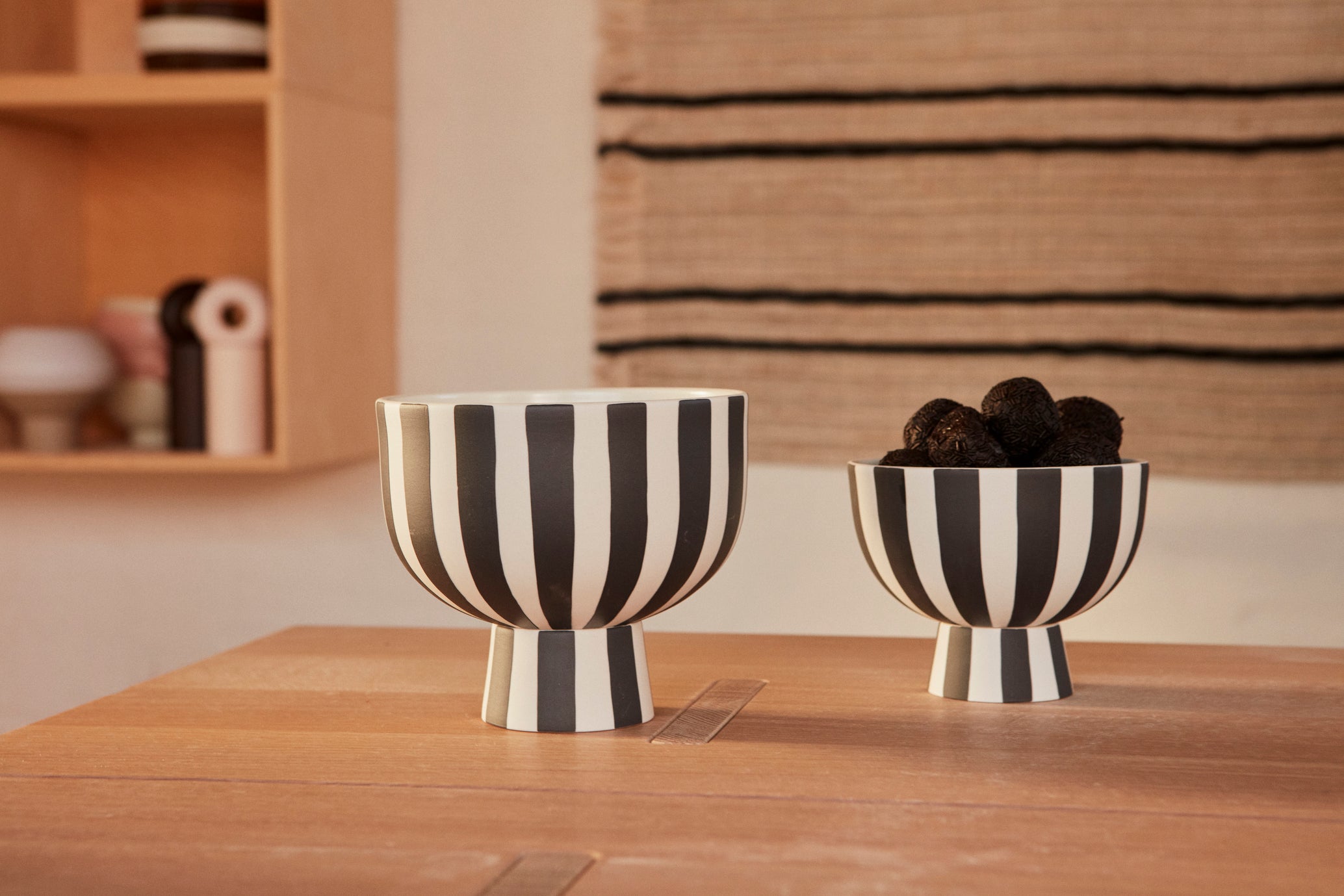 Toppu Mini Bowl in White / Black