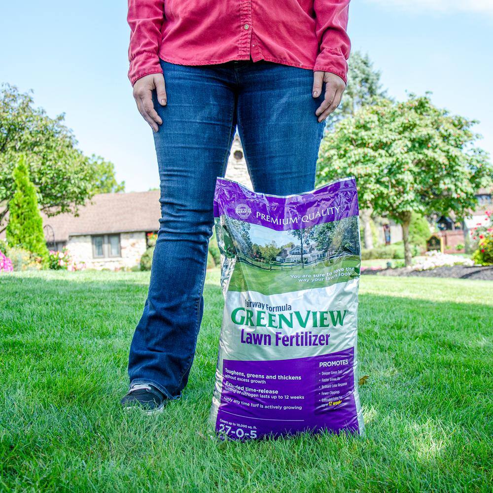 GreenView 33 lbs. Fairway Formula Lawn Fertilizer Covers 10000 sq. ft. (27-0-5) 2129188