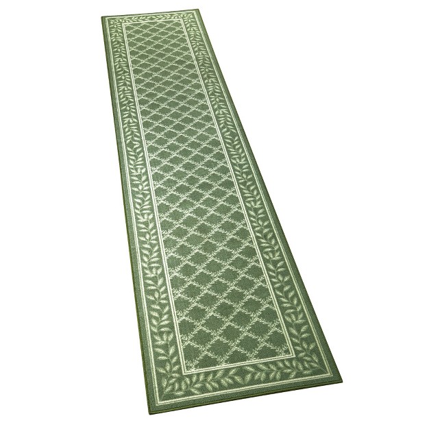 Collections Etc Two tone Lattice Rug With Leaf Border With Skid resistant Backing Home Decor And Floor Protection