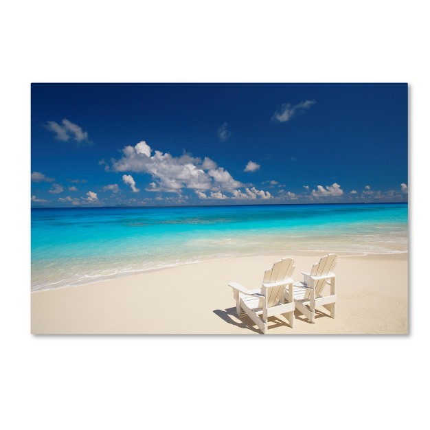 Trademark Fine Art robert Harding Picture Library x27 beach Couple x27 Canvas Art