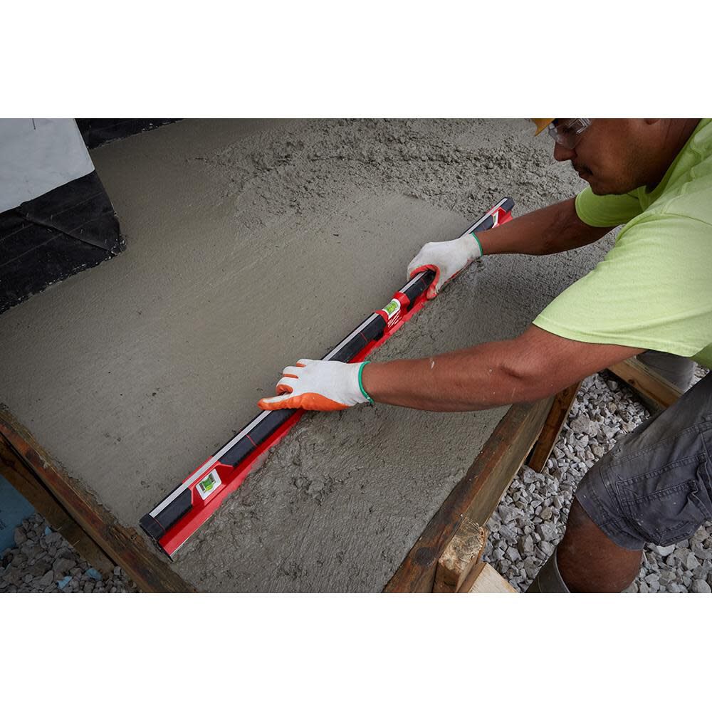 Milwaukee 48 in. REDSTICK Concrete Screed Level MLCON48 from Milwaukee