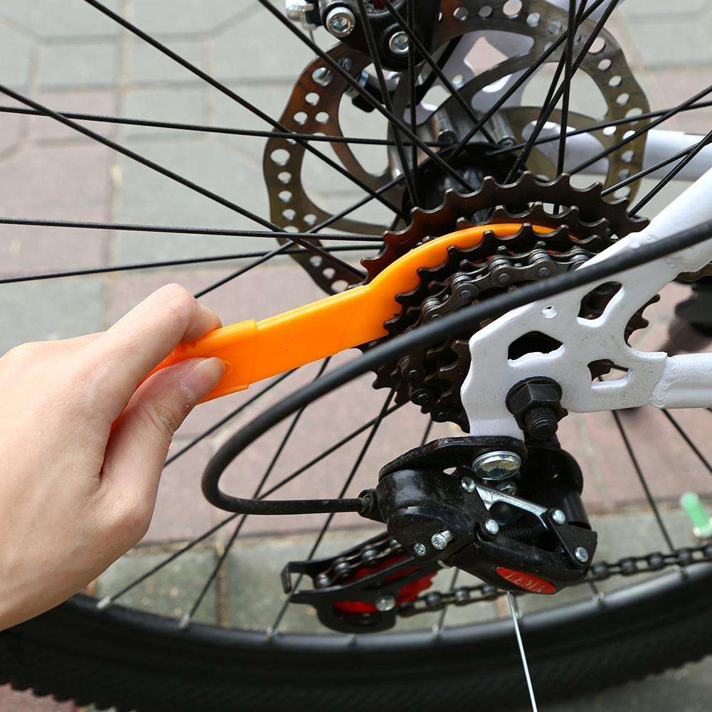 7 PCS Bike Chain Cleaner Clean Machine Brushes Cycling Cleaning Kit Bicycle Brush Maintenance Tool for Mountain Road City BMX