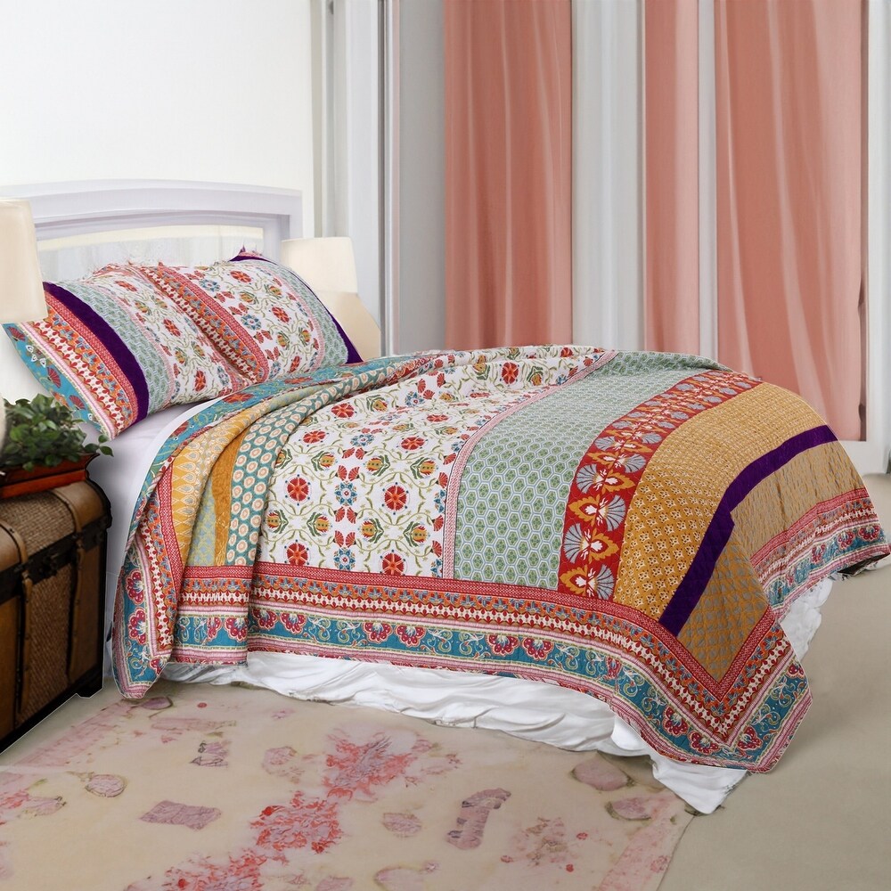 Geometric and Floral Print Full Size Quilt Set with 2 Shams  Multicolor