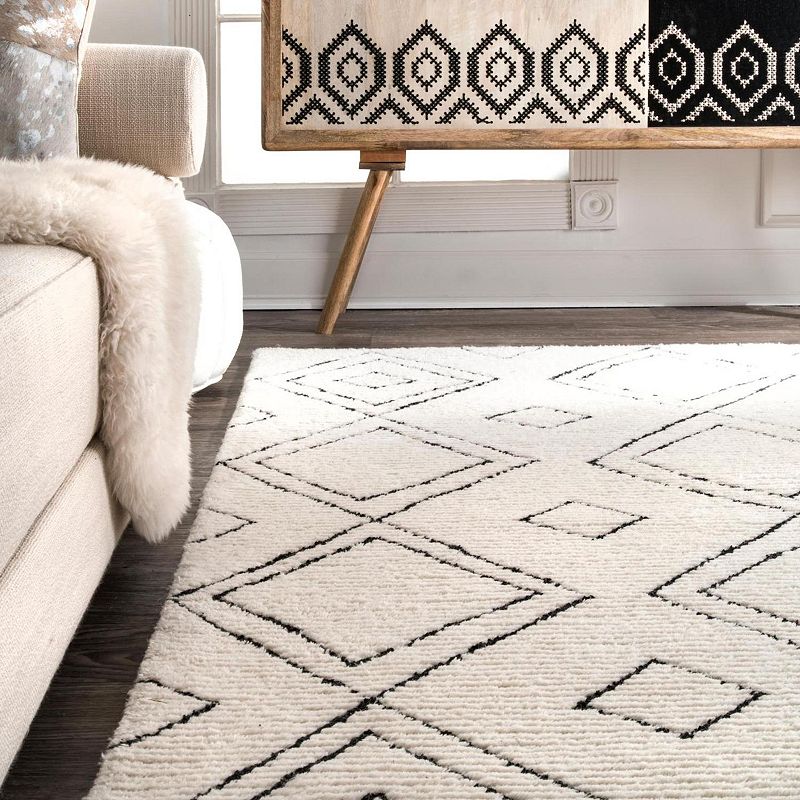 nuLoom Hand Tufted Dawne Area Rug