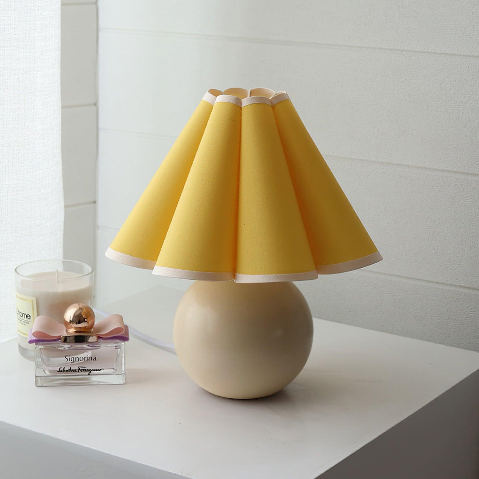 Kicsi Knife Pleat Table Lamp