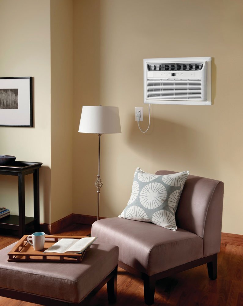 Frigidaire 12，000 BTU 230 V White Built-In Room Air Conditioner