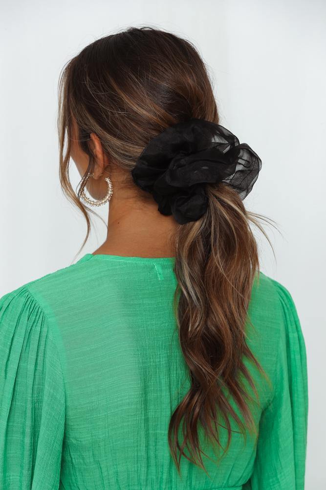 Kissing Spell Scrunchie Black