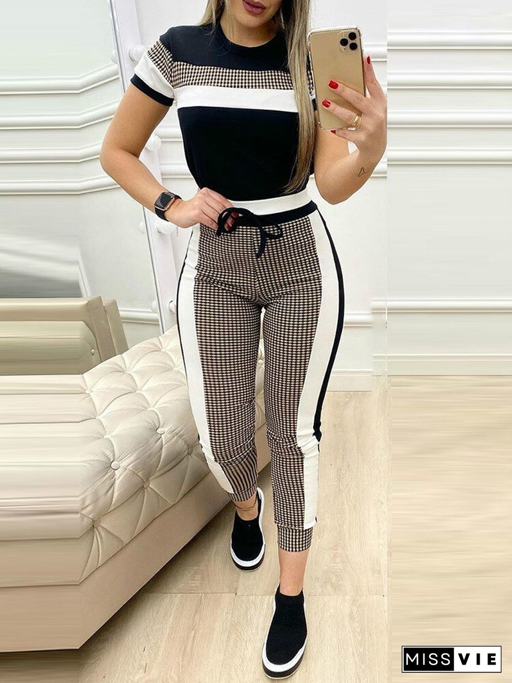 Ladies Striped Short Sleeve T Shirt Top And Drawstring Pants Set