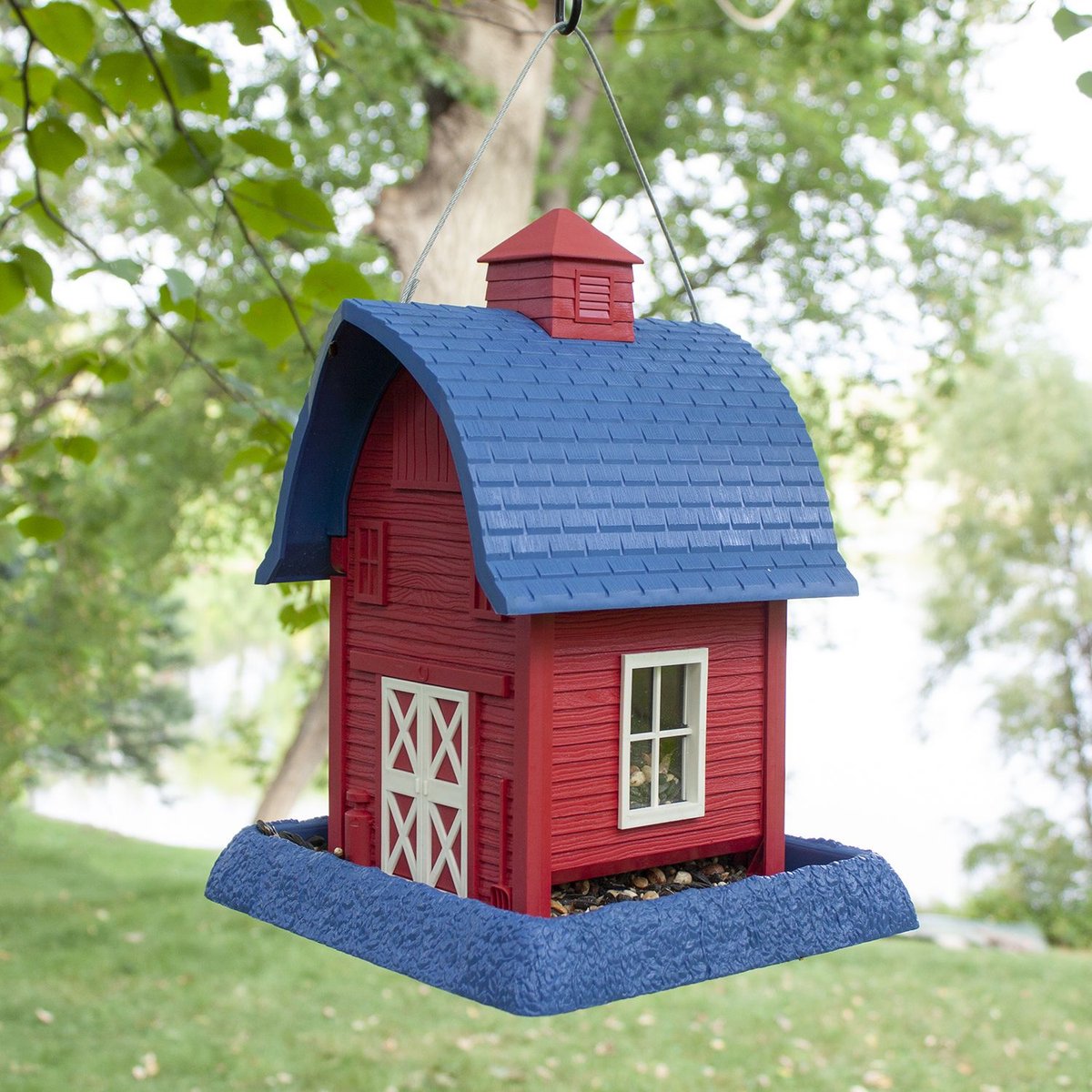 North States Americana Barn Bird Feeder， Red and Blue