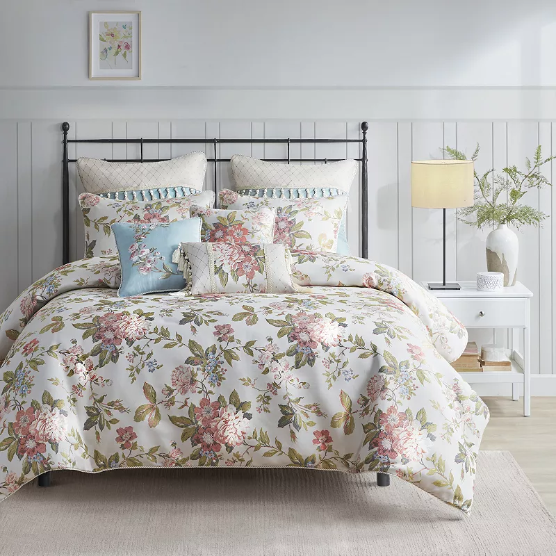 Madison Park Signature Carolyn Oversized and Overfilled Jacquard Floral Comforter Set with Throw Pillows