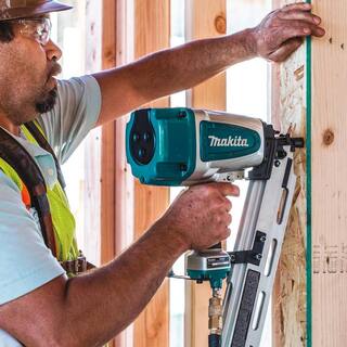 Makita Pneumatic 3-12 in. 21 Full Round Head Framing Nailer AN924