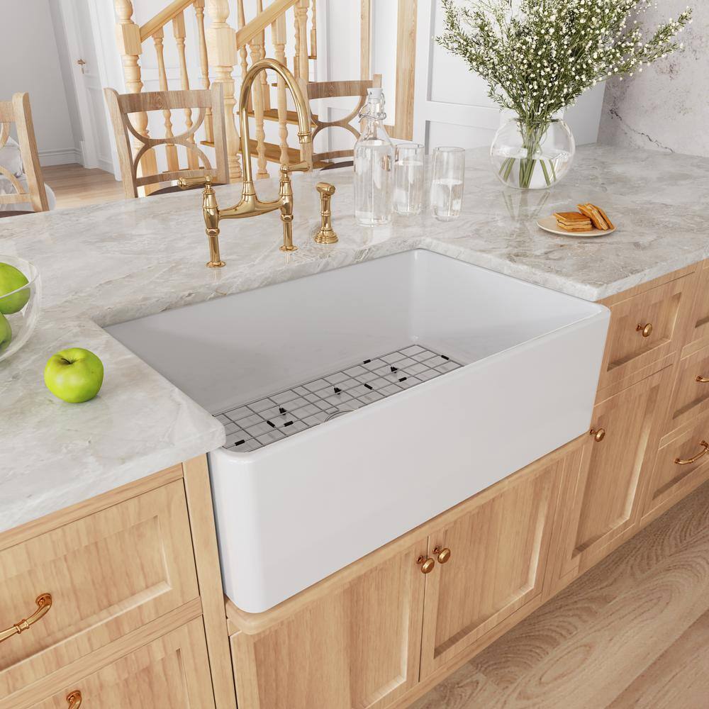 HOROW White Fireclay 30 in. x 20 in. Single Bowl Farmhouse Apron Front Kitchen Sink with Bottom Grid and Strainer HR-F3020