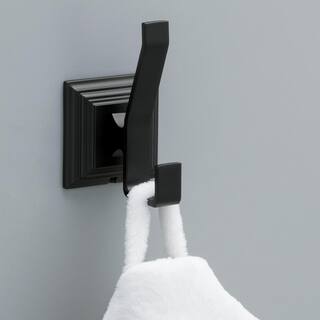 Delta Lakewood Towel Hook in Matte Black 22035-FB