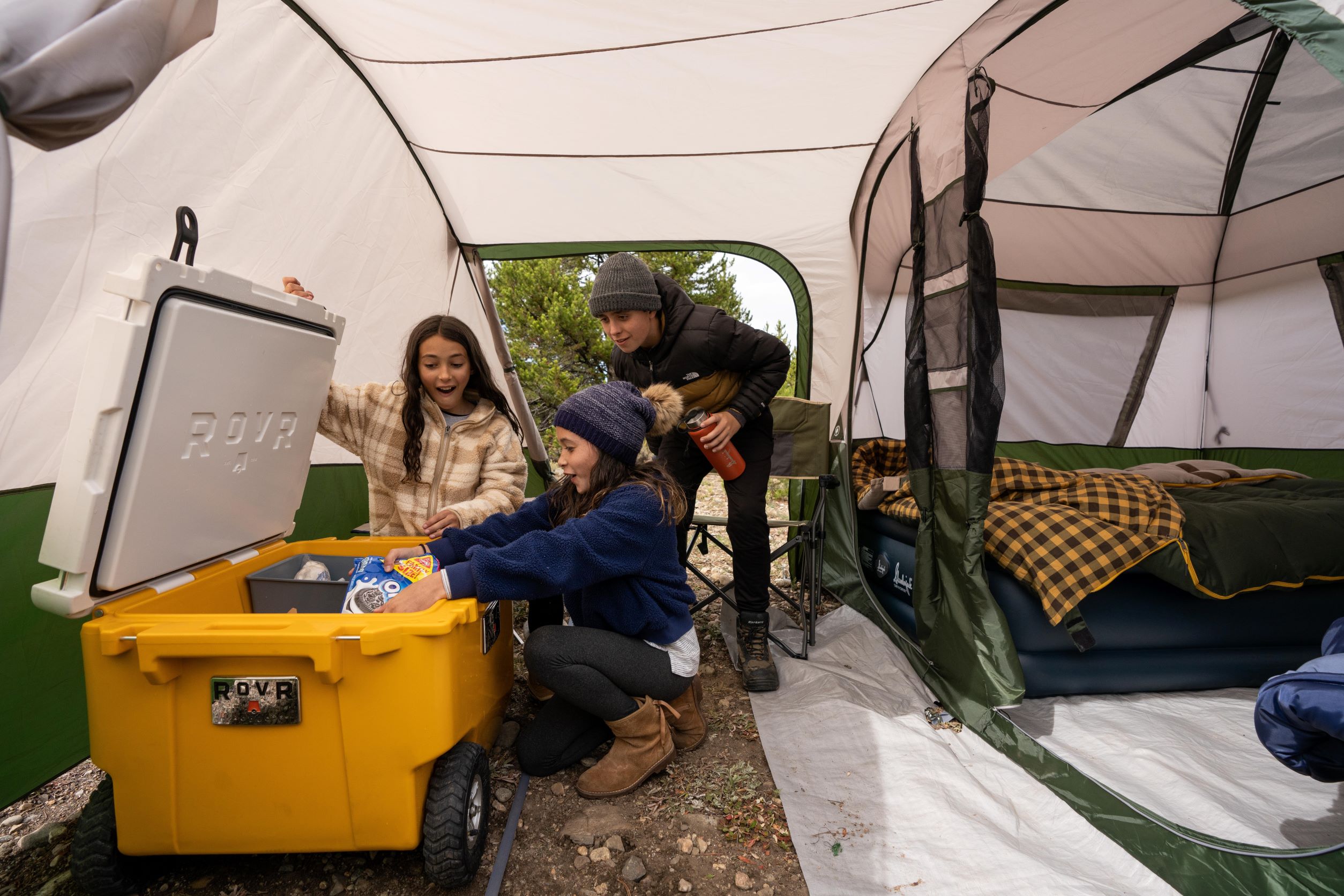 Slumberjack Spruce Creek 6 Person Dome Tent， with Garage Style Vestibule