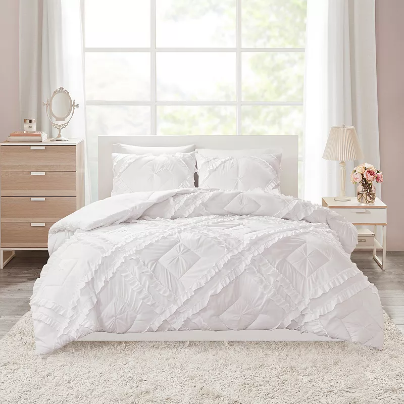 Intelligent Design Karlie Ruffle Quilt Set