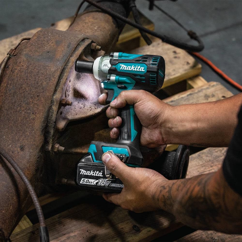 Makita 18V LXT Impact Wrench Kit 3/8