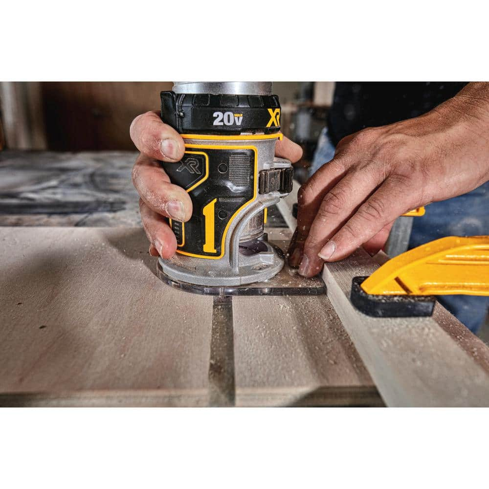 DEWALT 20V MAX Lithium-Ion Cordless Brushless Router, 20V Brushless Jigsaw, and (1) 20V 4.0Ah Battery DCW600BW334240