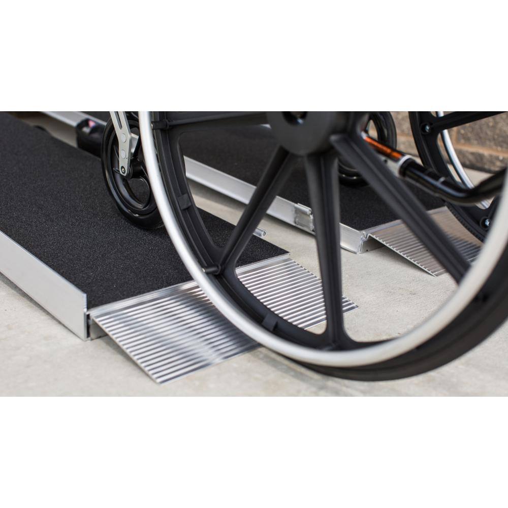 EZ-ACCESS SUITCASE 4 ft. Singlefold Ramp with Applied Surface SUITCASE SFAS04