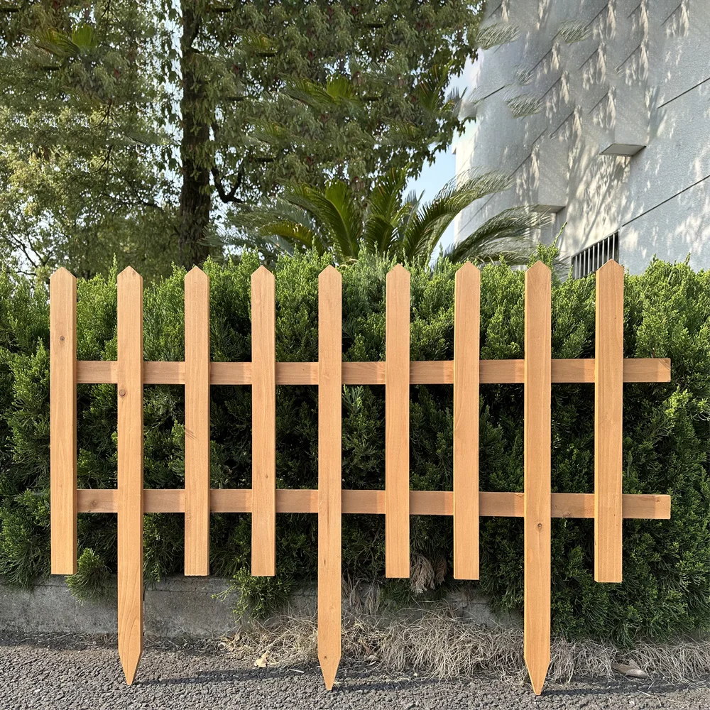 Manufacturer supply solid wood outdoor garden fence wall vertical slat wood fence