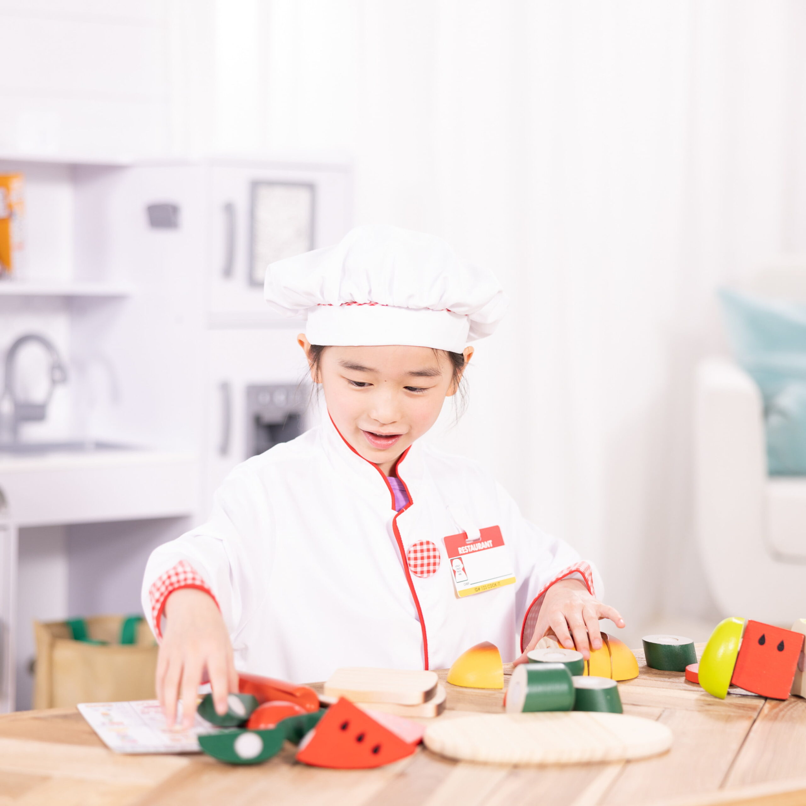 Melissa and Doug Wooden Chef’s Pretend Play Toy Kitchen With “Ice” Cube Dispenser – Cloud White - FSC-Certified Materials