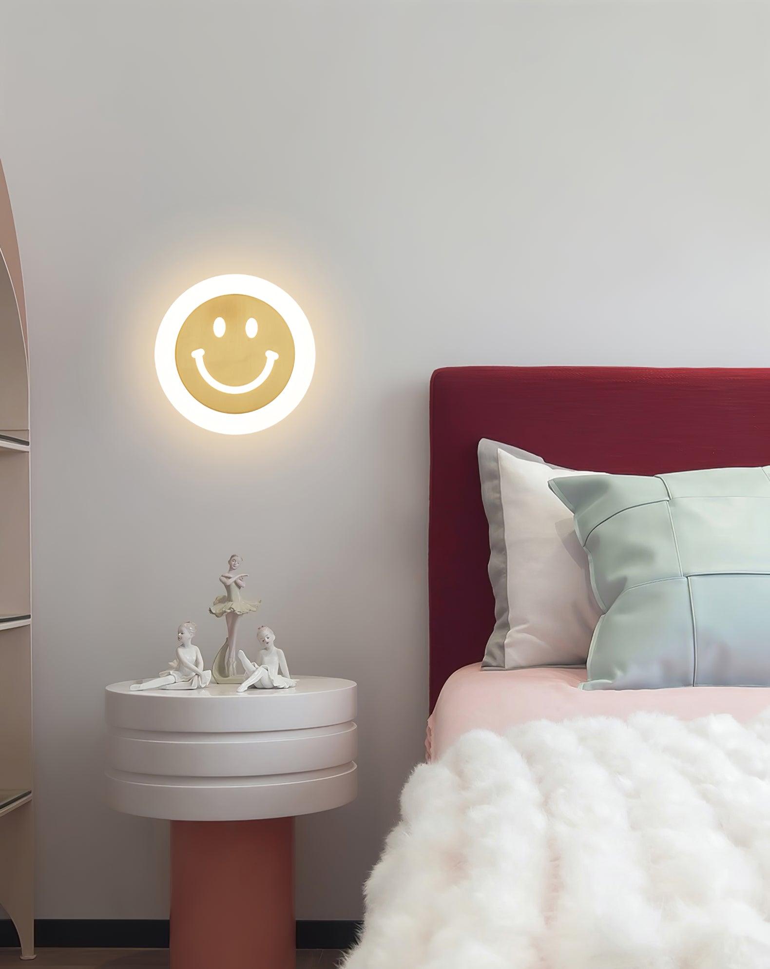 Smiley Wall Lamp