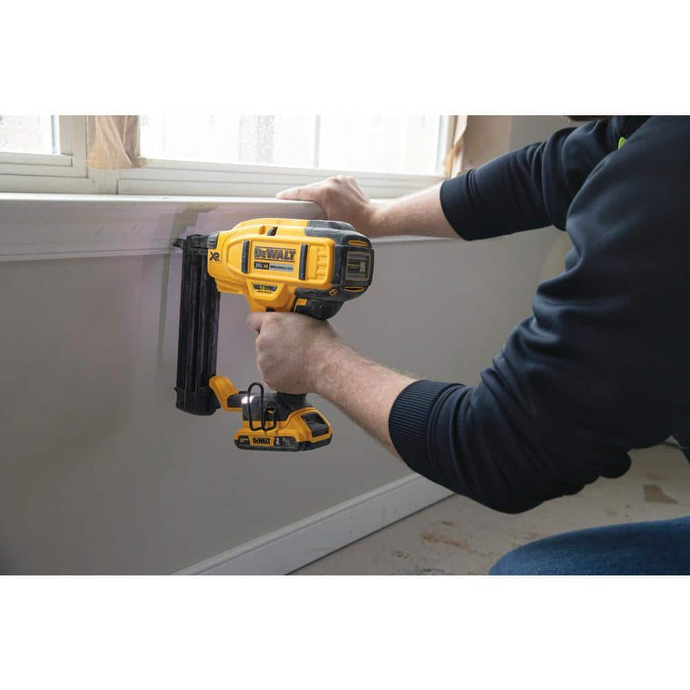 DEWALT 20V MAX XR Lithium-Ion 18-Gauge Cordless Brad Nailer Kit DCN680D1