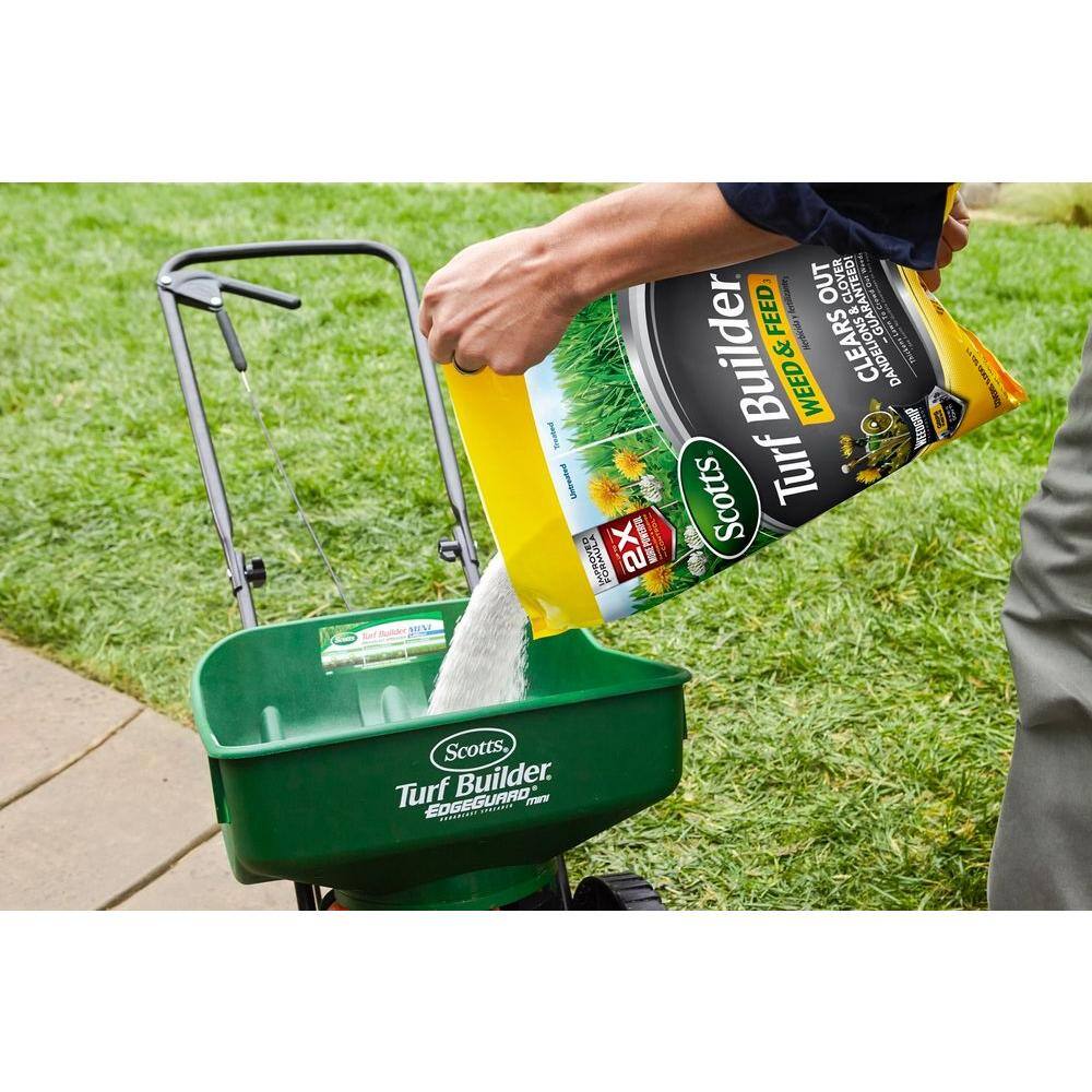 Scotts Turf Builder 7.5 lb. 2500 sq. ft. Weed and Feed Lawn Fertilizer 25002