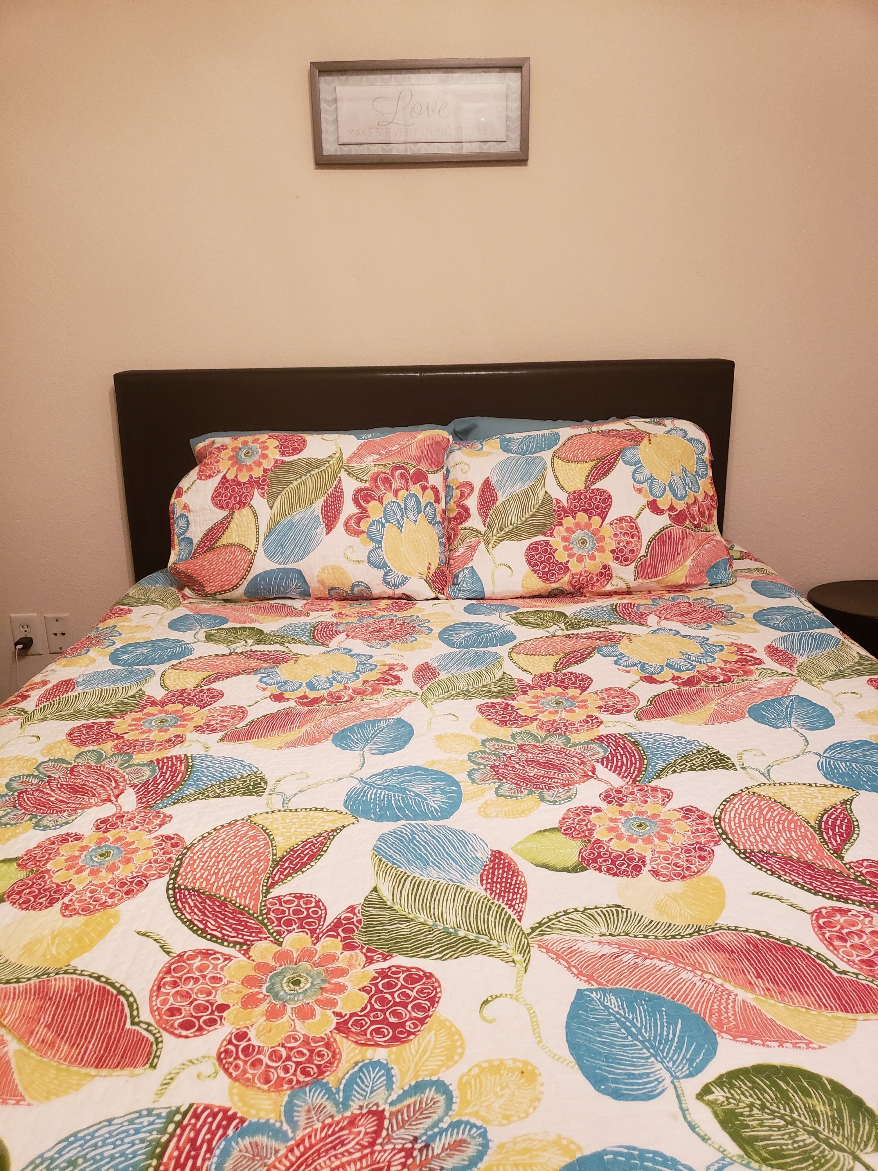 Layla 3 Piece Quilt Set