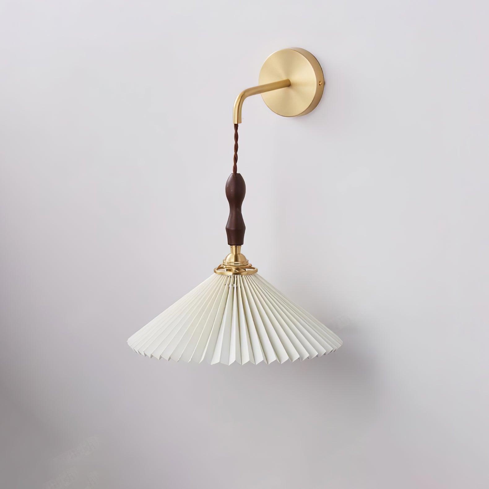 Pleated Wooden Wall Lamp