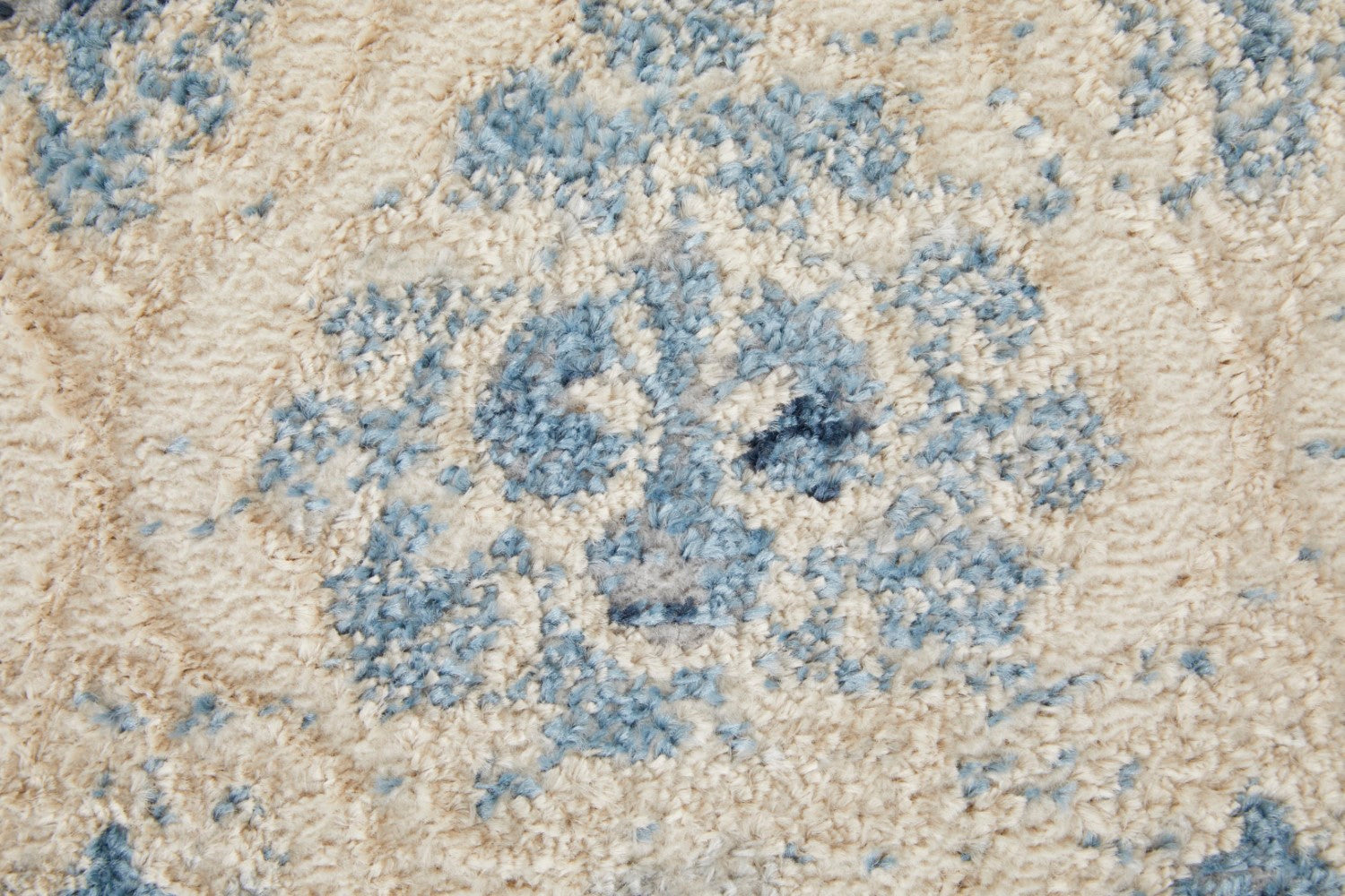 Wyllah Diamond Blue / Ivory Rug