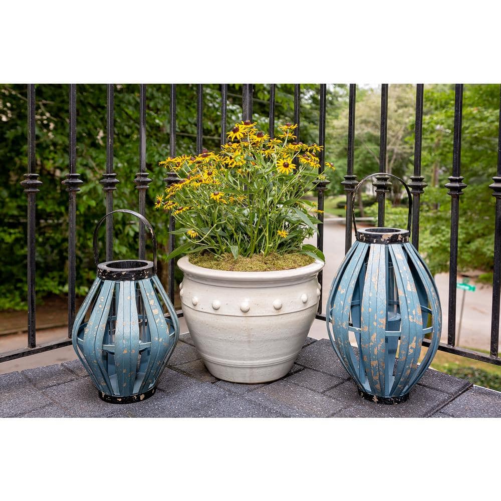 Paddock Home and Garden 14.5 in. Hobnail Matte White Clay Pot 527360