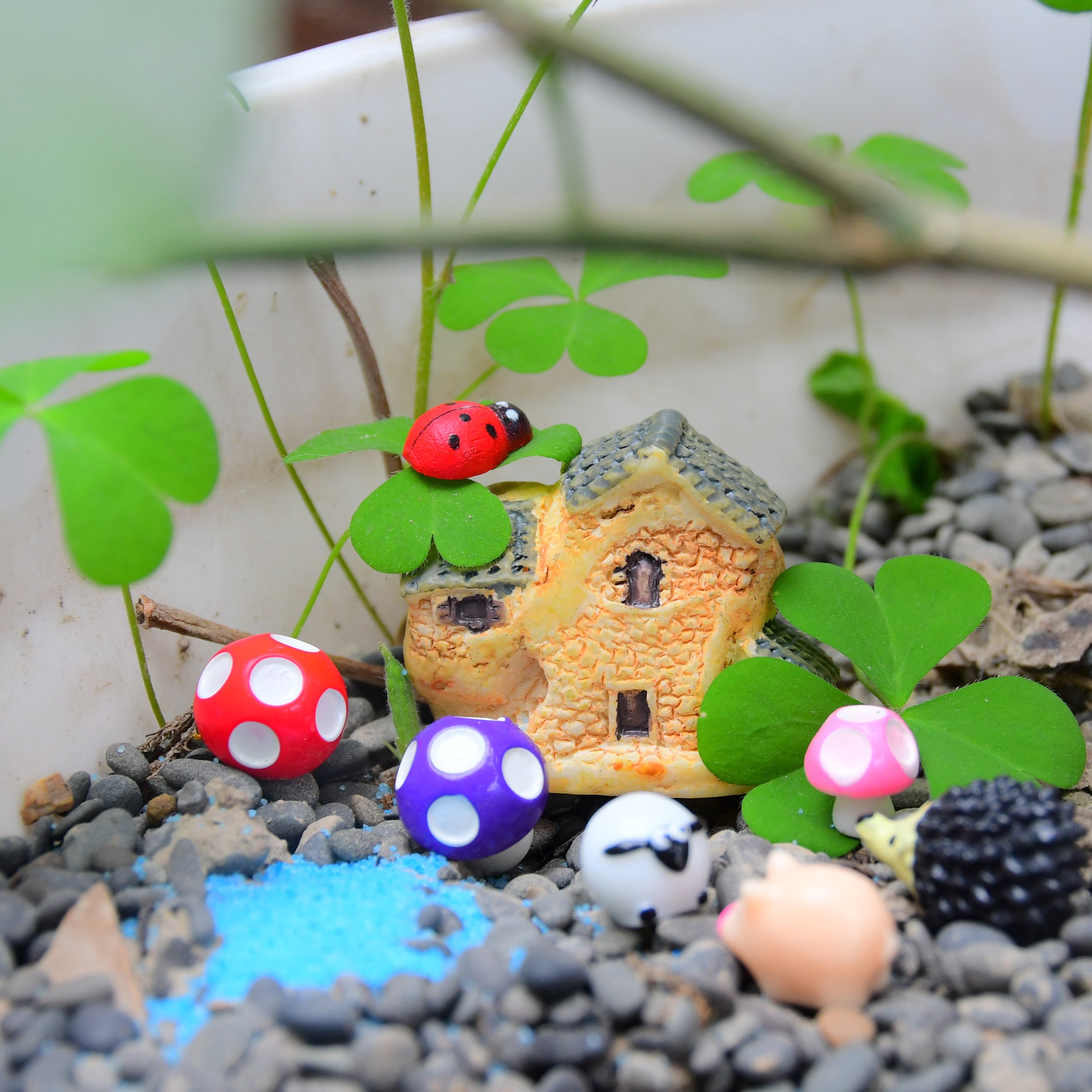 VAINECHAY 53pcs Miniature Fairy Garden Outdoor Accessories Ornament Statues Decoration Kit Home Decor Mini Resin Figurine Animal Chair Mushroom Houses Gift