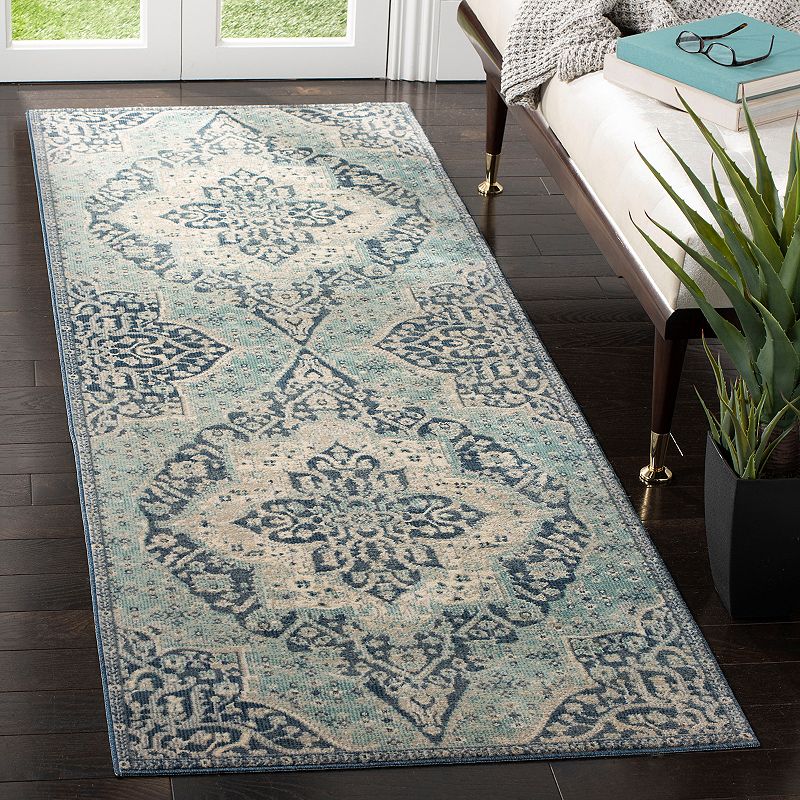 Safavieh Wyatt Traditional Medallion Rug