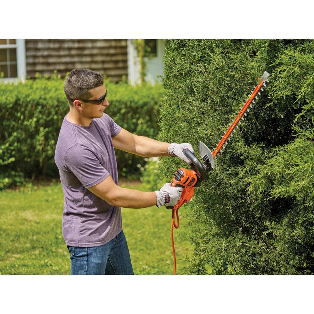 BLACKDECKER 20 in 38 AMP Corded Dual Action Electric Hedge Trimmer with Saw Blade Tip