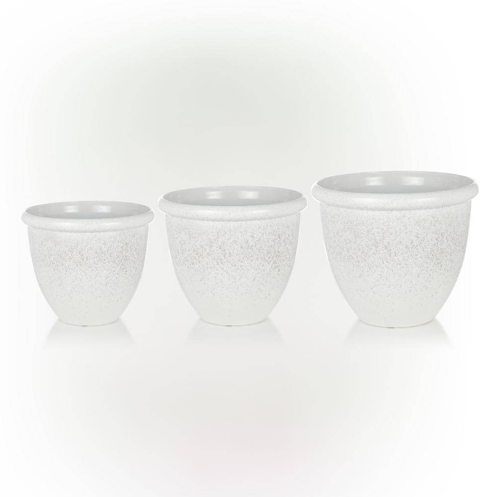 Alpine Corporation Indoor/Outdoor Plastic Vase Planters with Drainage Holes and Plugs, White (Set of 3) CLL436A-WT