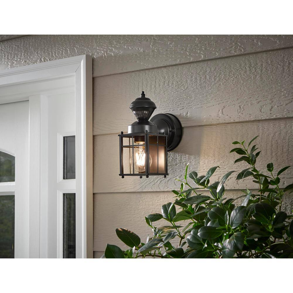 Hampton Bay Bayside Black Farmhouse 150-Degree Motion Sensor Outdoor 1-Light Wall Sconce HB-4132-MB