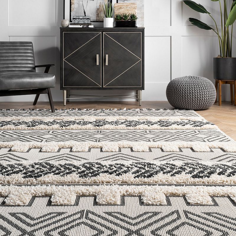 nuLOOM Zuri Shaggy Banded Tribal Rug