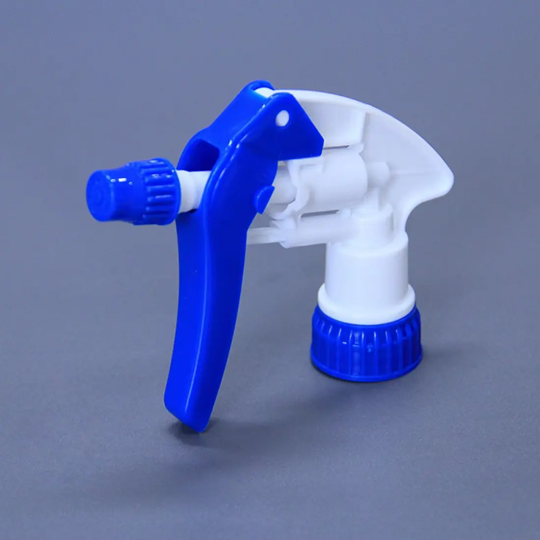 Wholesale Hot Selling Factory Customized 28/400 blue/white Trigger Sprayer D Type Plastic chemical resistant Trigger Sprayer