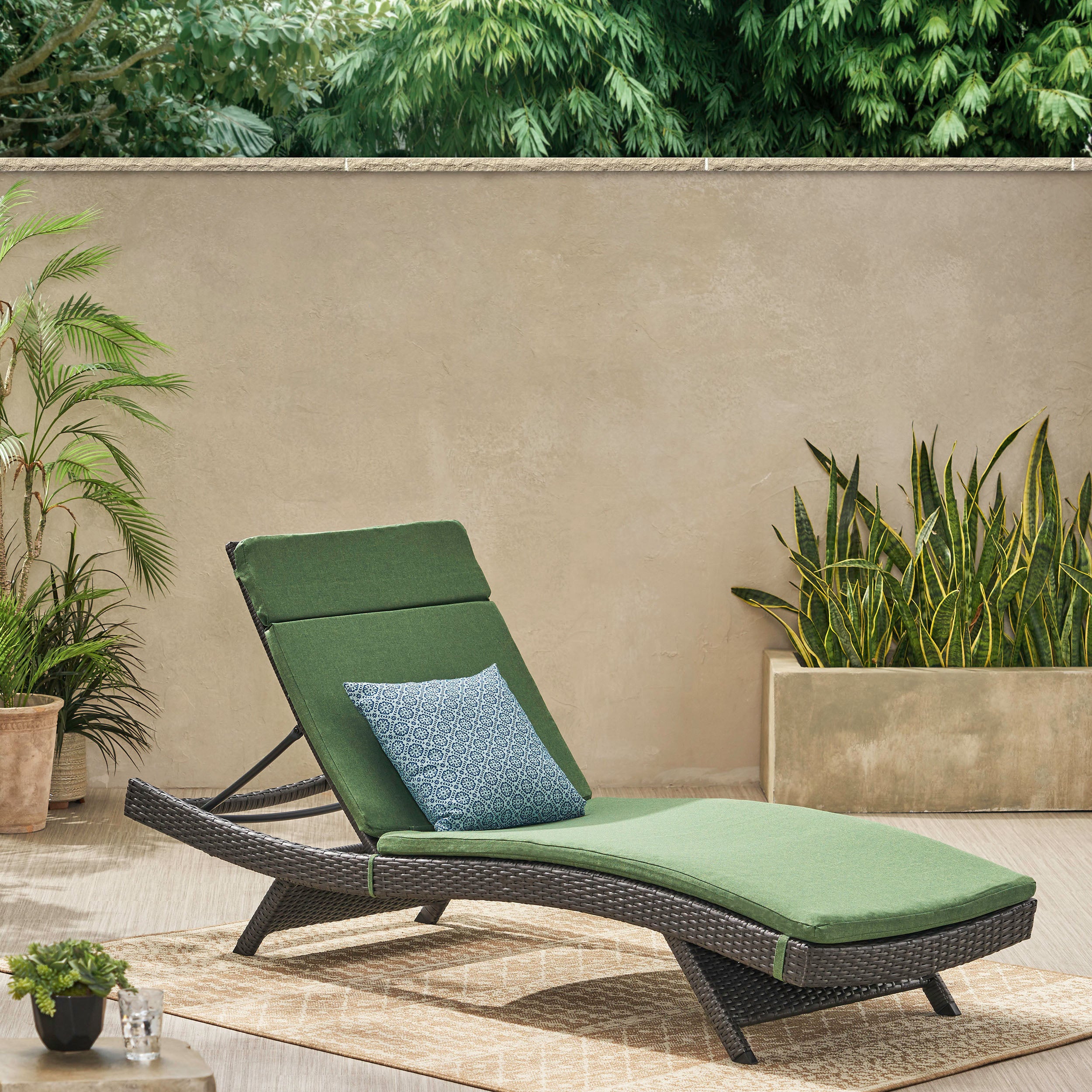 Nassau Outdoor Grey Wicker Adjustable Chaise Lounge with Cushion