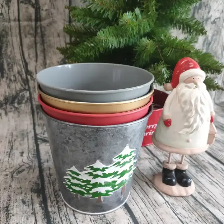 Red Round Metal Bucket Wholesale Christmas Tree Gift Bucket Decorate With A Party Vibe