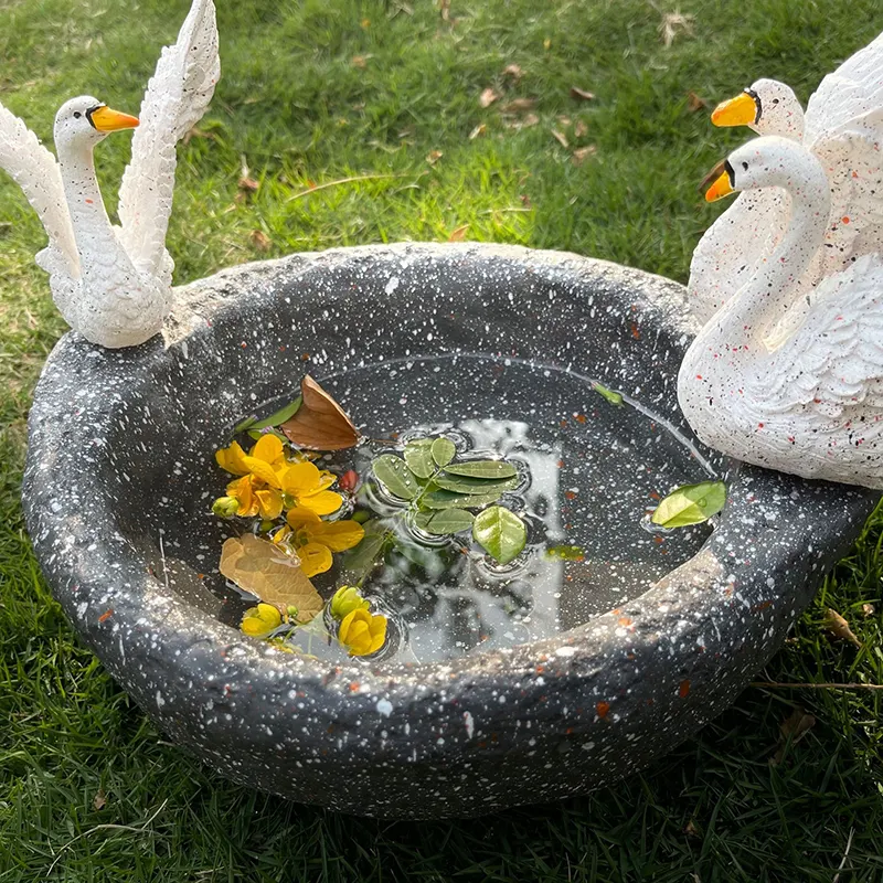 Outdoor Garden Decor Supplies Creative Resin Planting Pot and Cute Swan Animals Ornament Vase