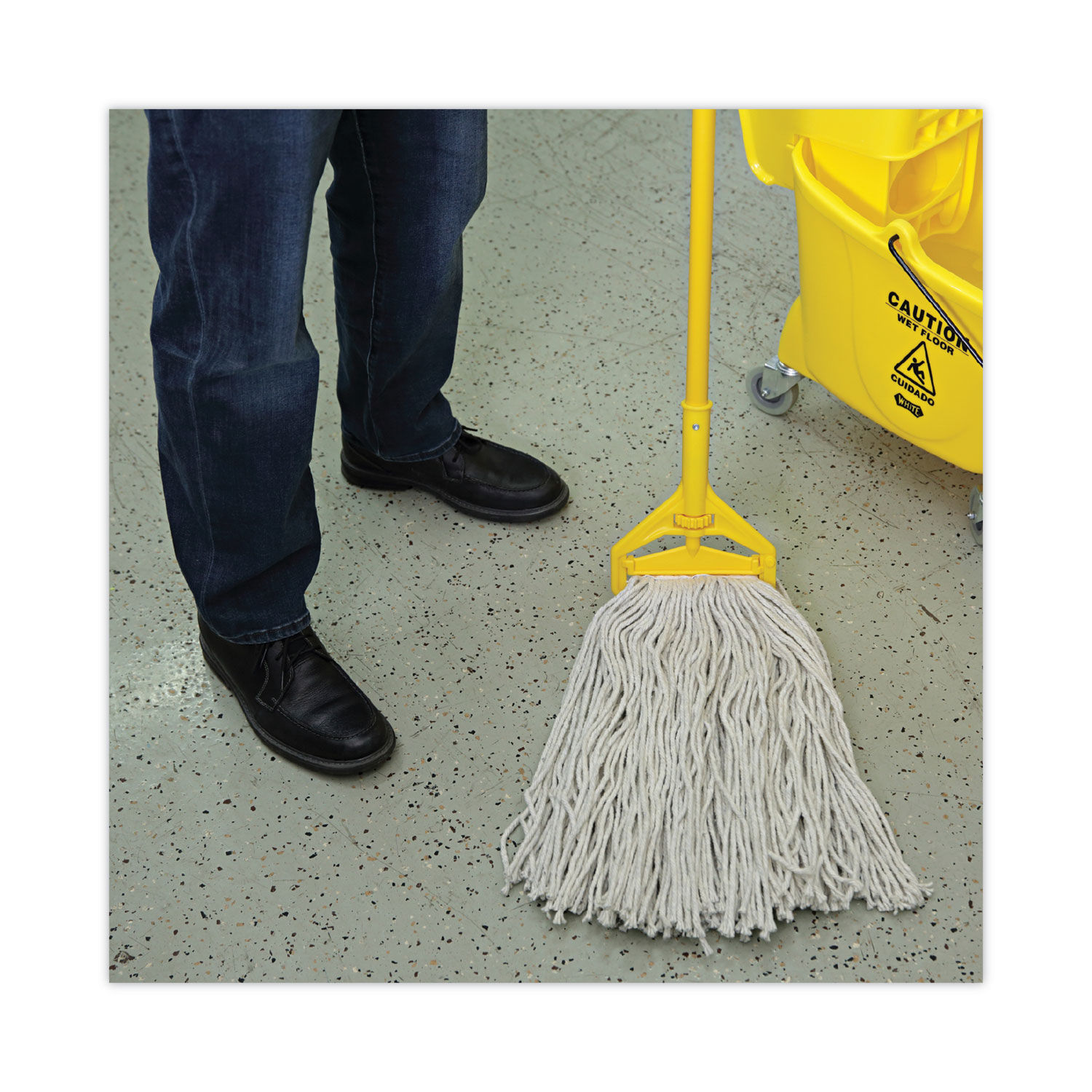 Cut-End Wet Mop Head by Boardwalkandreg; BWK2032CCT