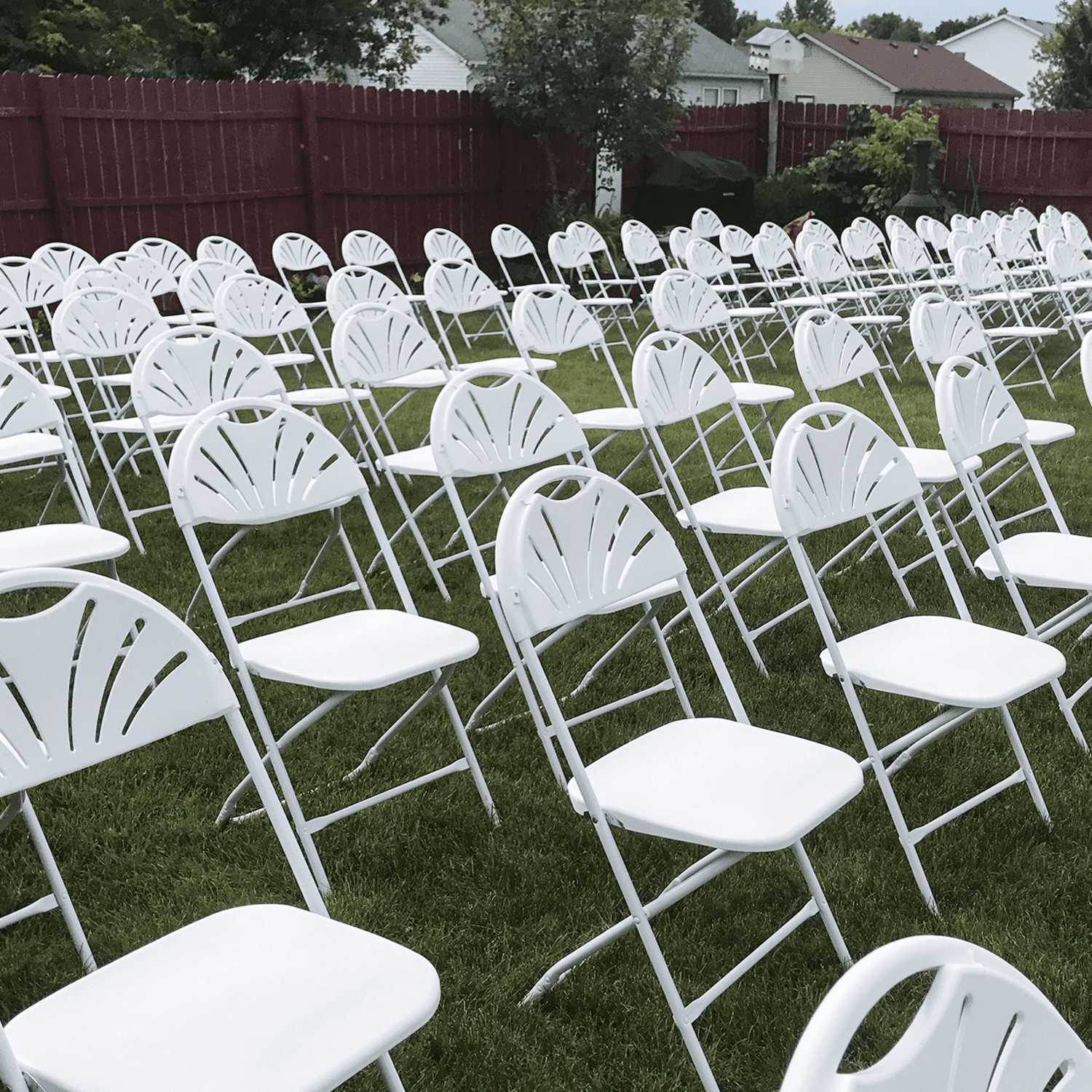 MoNiBloom Plastic Folding Chair with Fan Back, 10pcs Stackable Portable Commercial Seat, for Wedding Picnic Banquet, White