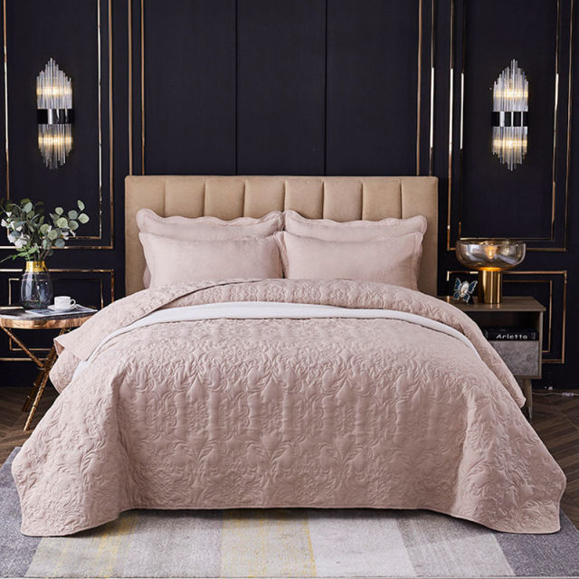 CloudNine Quilted Bed Set